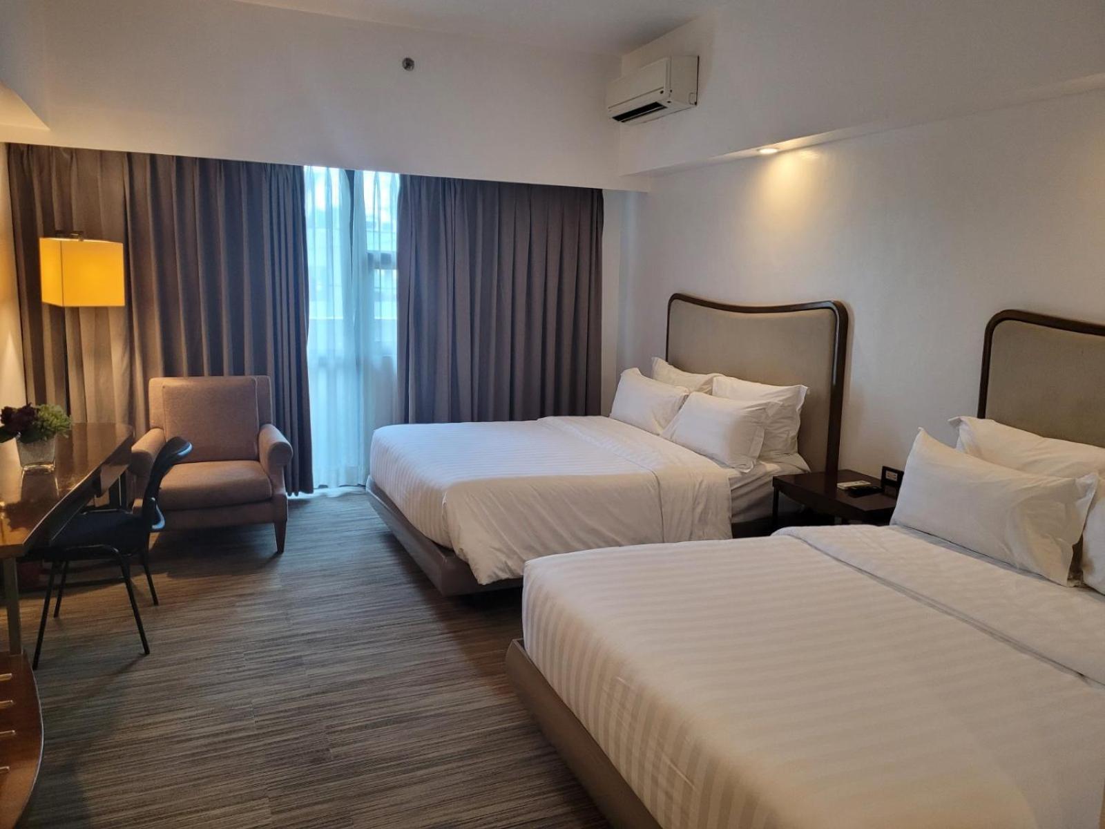 La Breza Hotel Quezon City Exterior foto