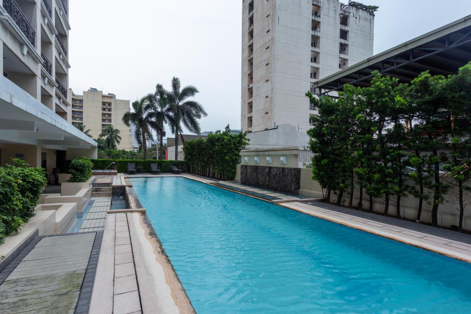 La Breza Hotel Quezon City Exterior foto